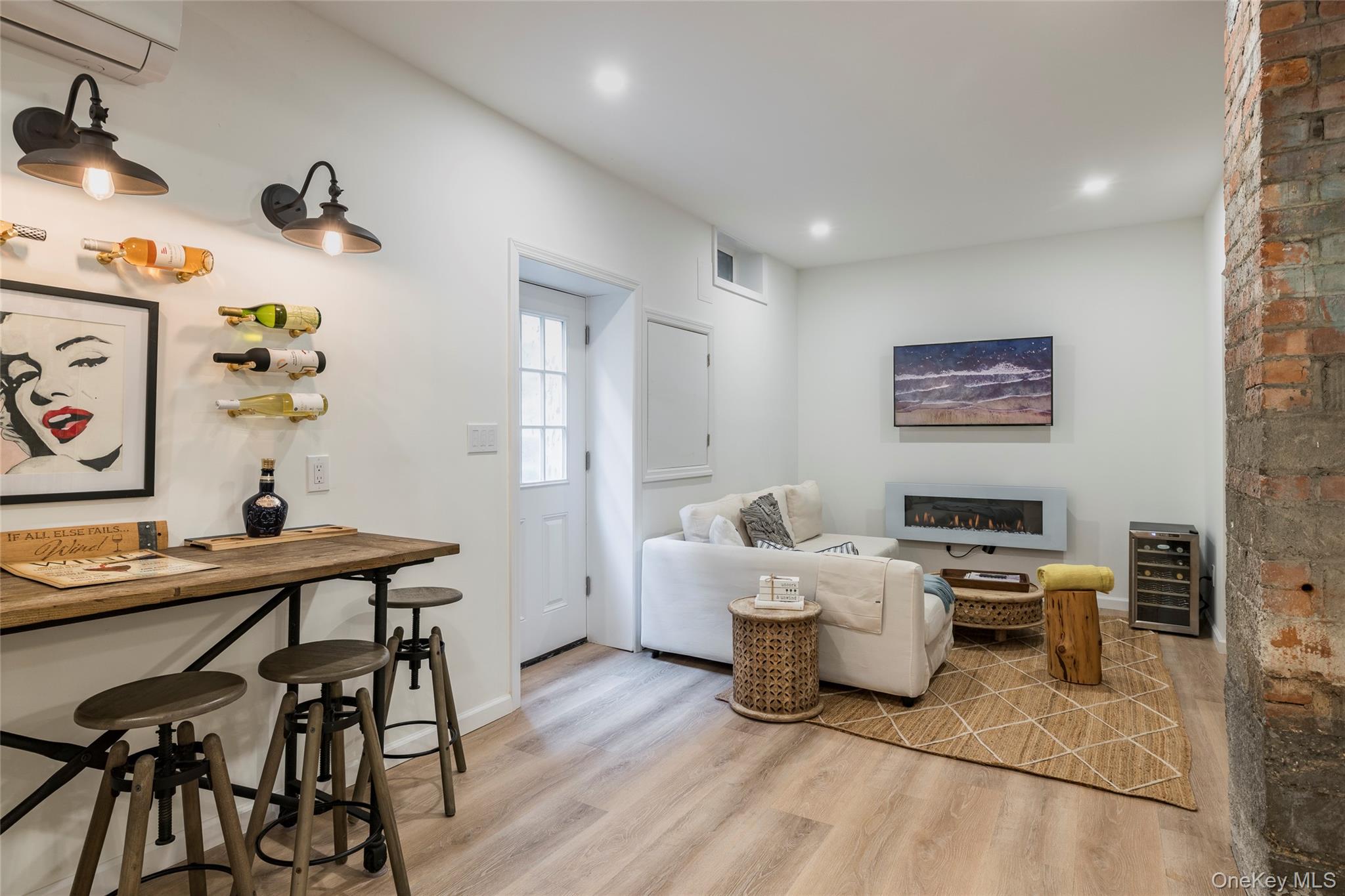 77 Hillcrest Avenue – For Rent photo 8