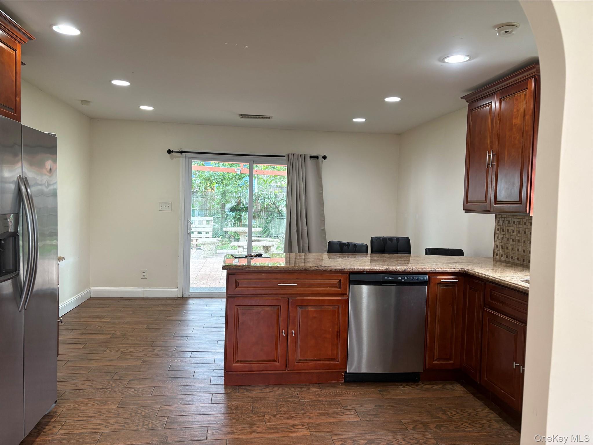 290 Leaf Avenue – For Rent photo 9