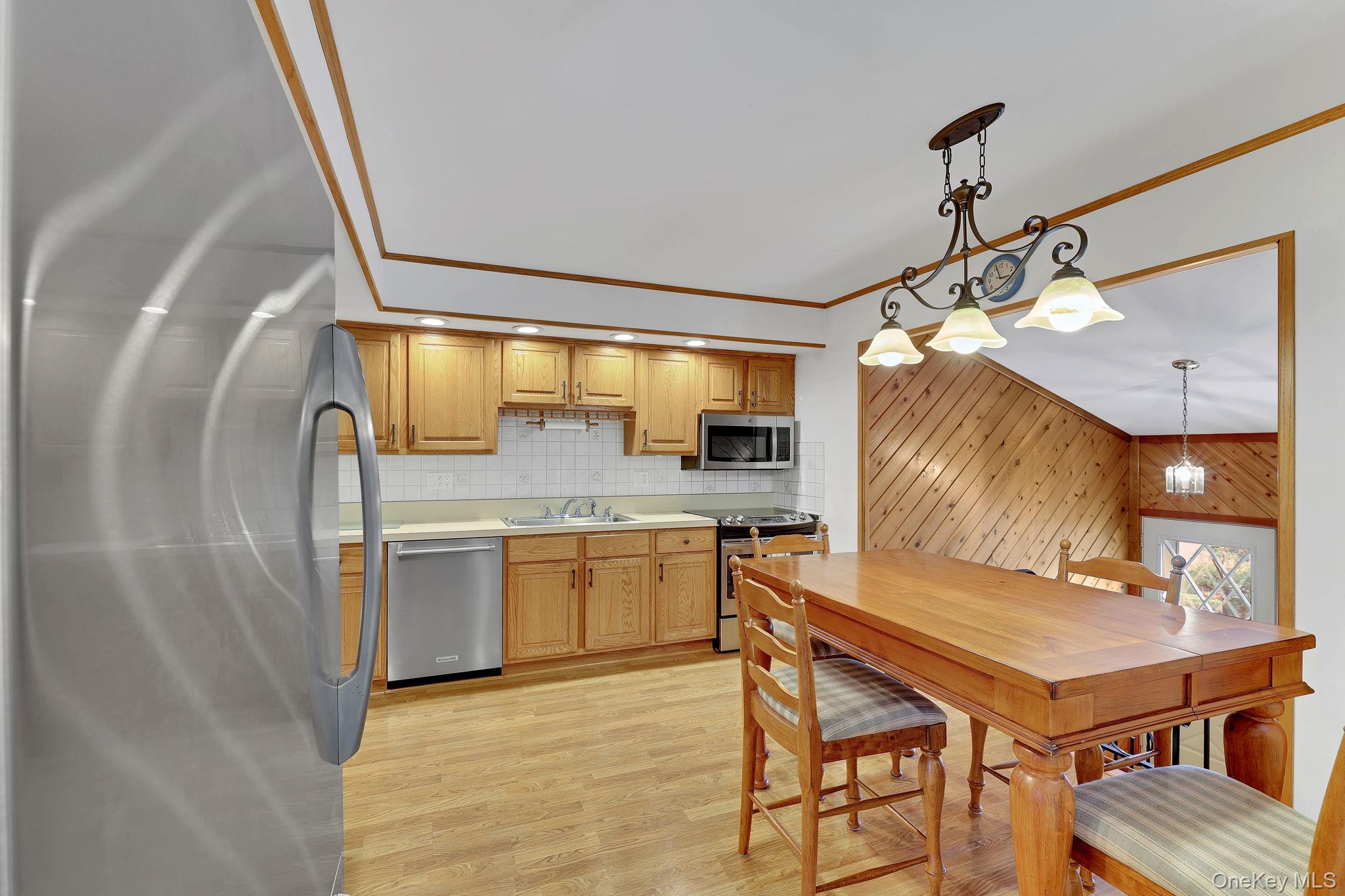 738 Ridgebury Road – For Sale photo 15