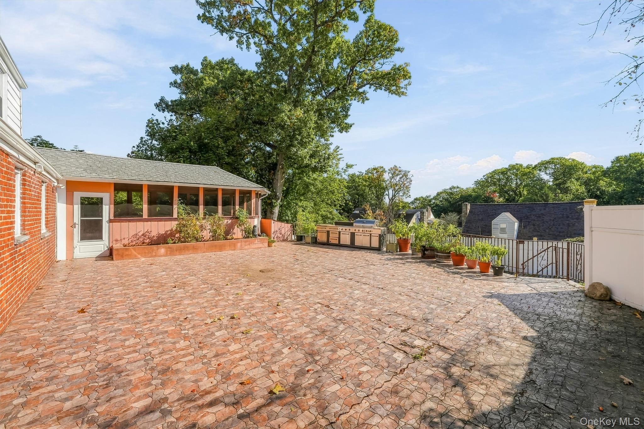 26 Custer Avenue – For Sale photo 38
