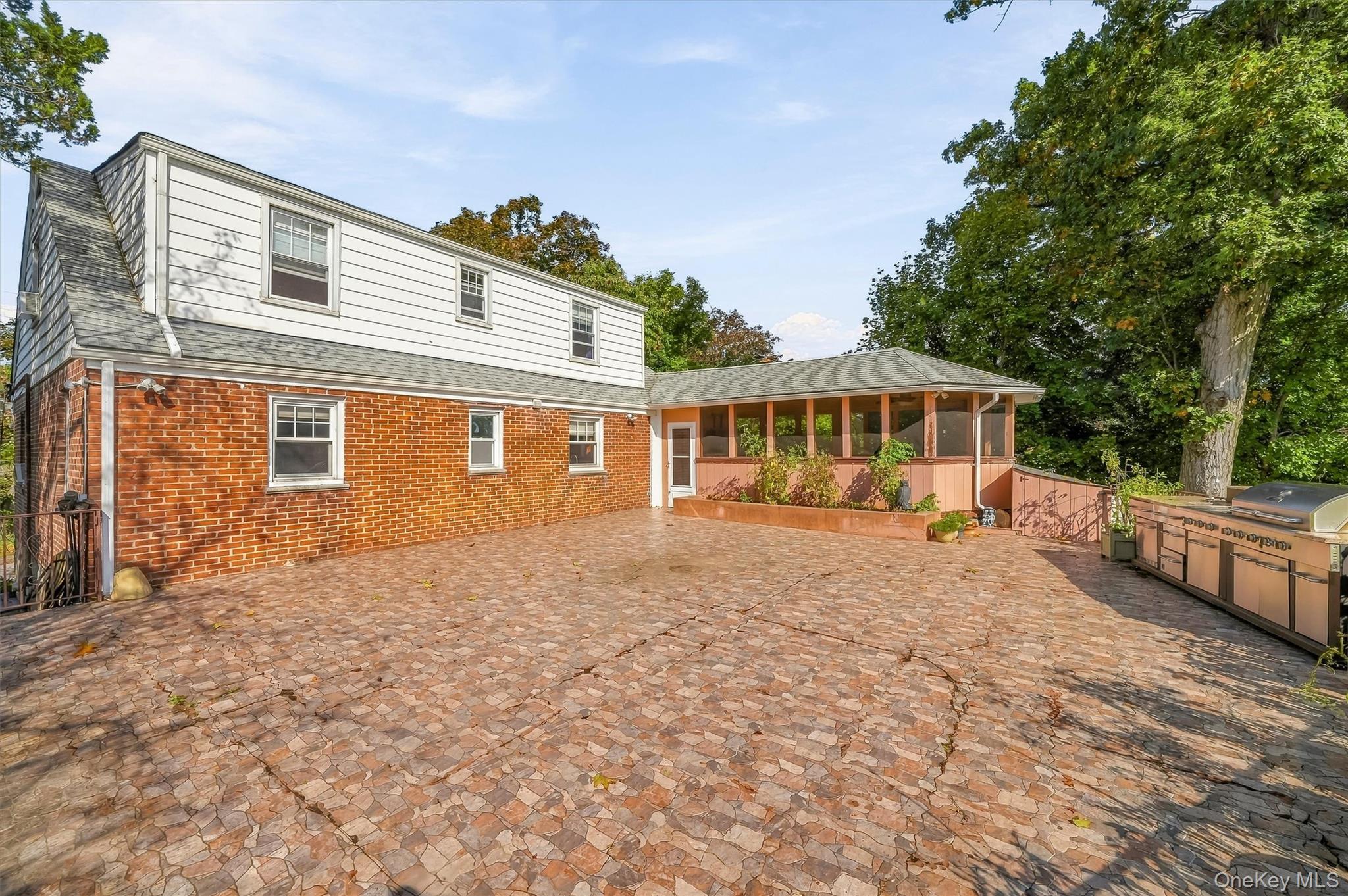 26 Custer Avenue – For Sale photo 43