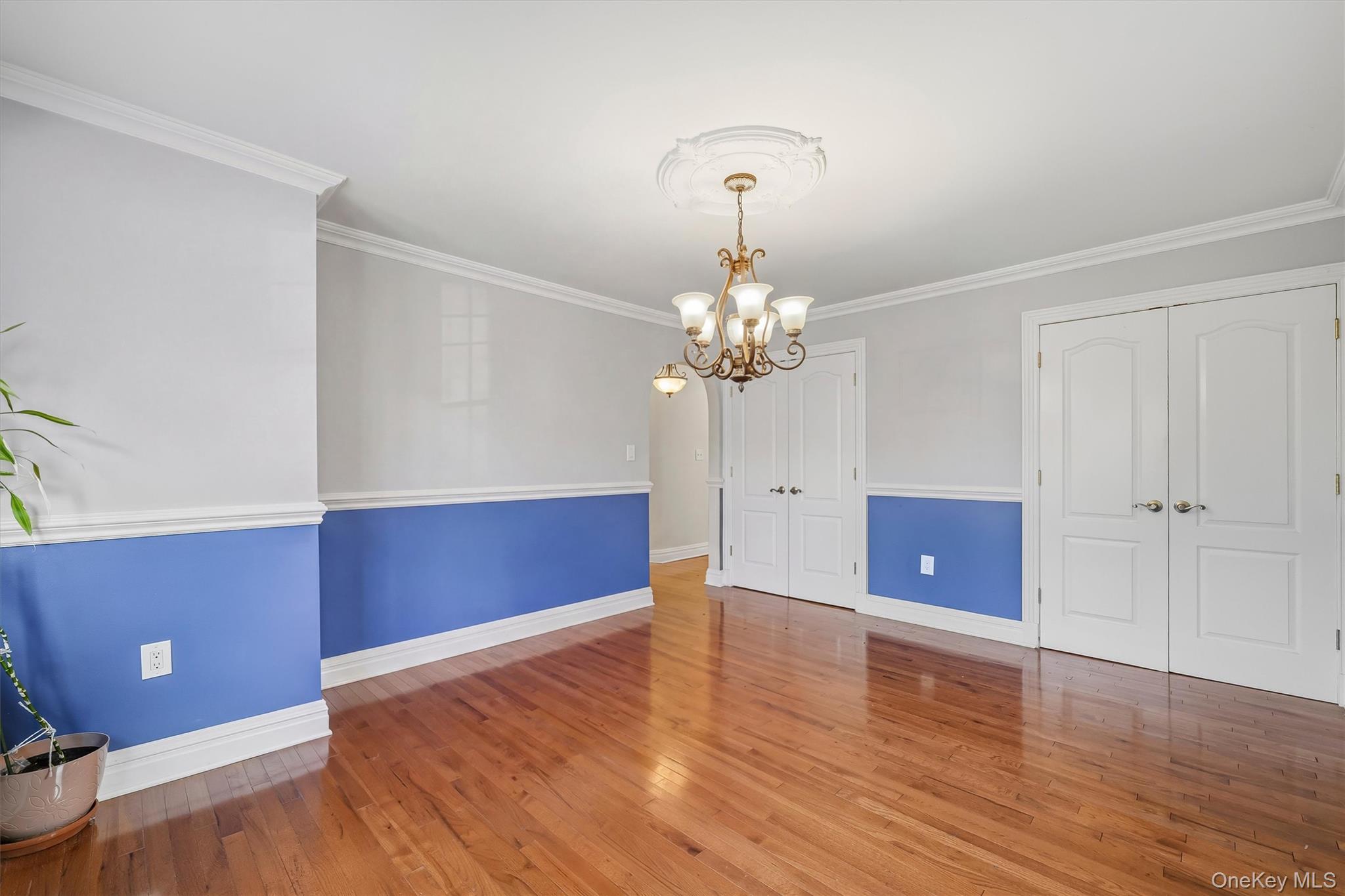 26 Custer Avenue – For Sale photo 18