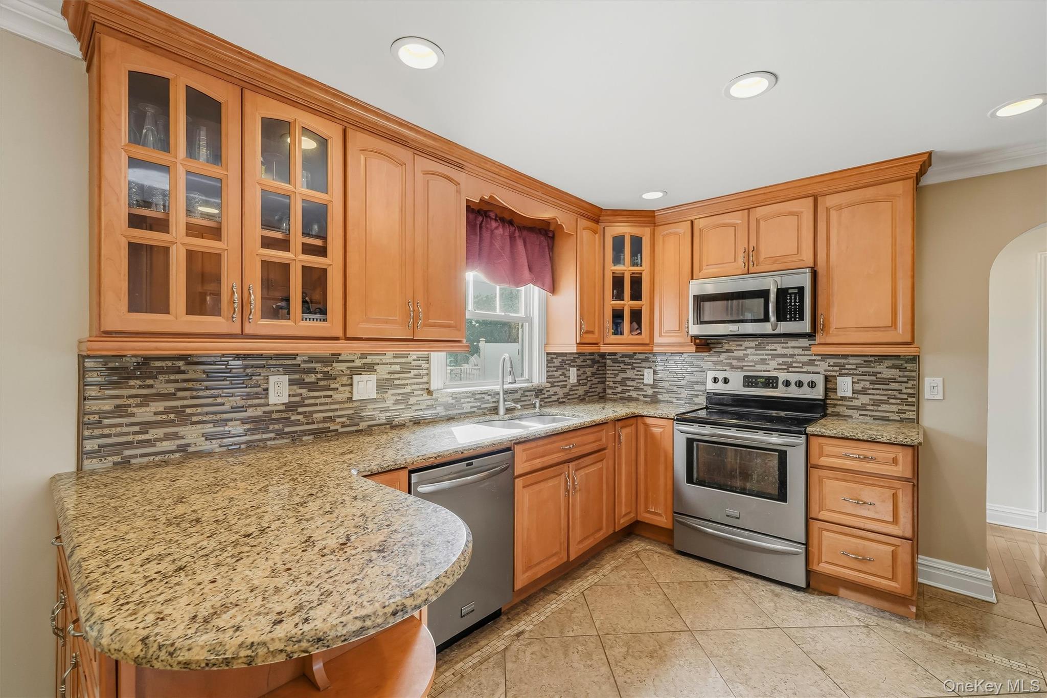 26 Custer Avenue – For Sale photo 11