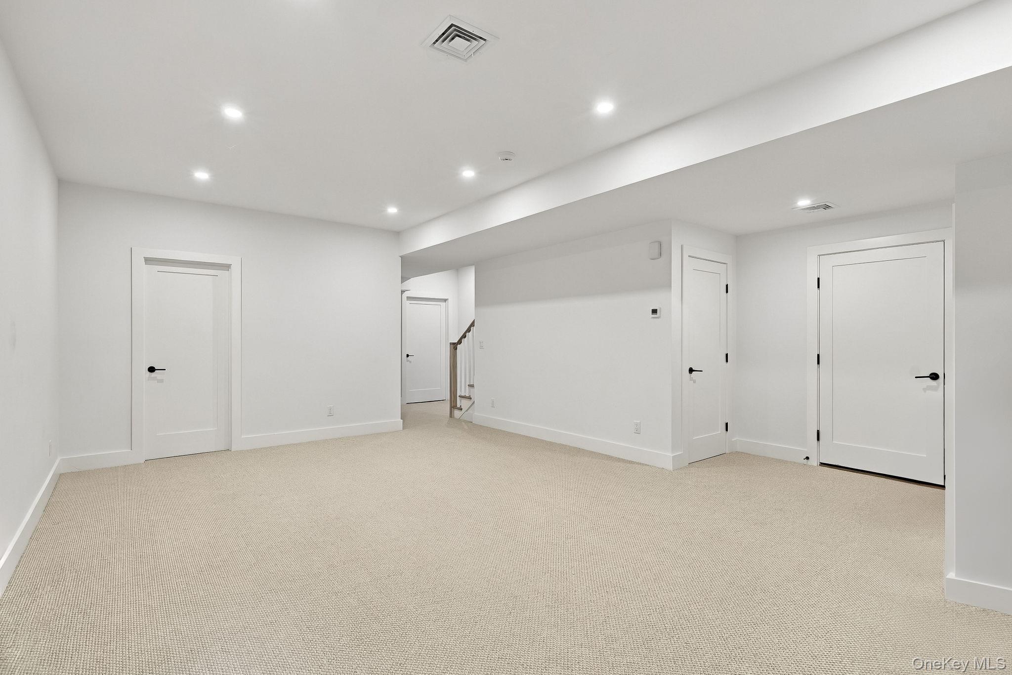 69 High Street – For Rent photo 31