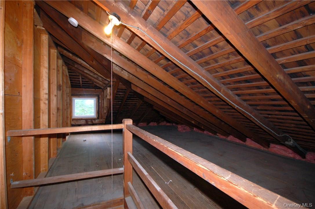 306 Soundview Avenue, Unit Right photo 32
