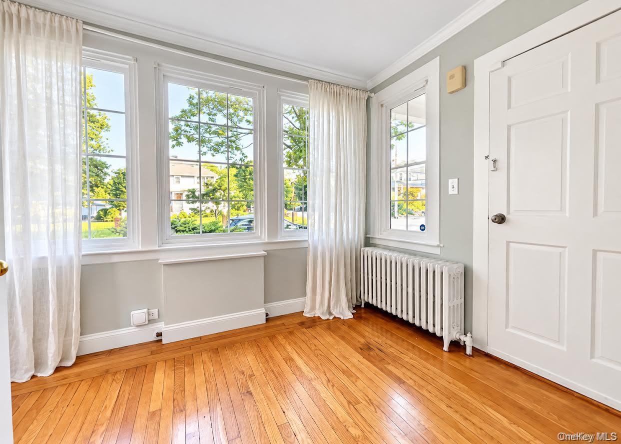 306 Soundview Avenue, Unit Right photo 4