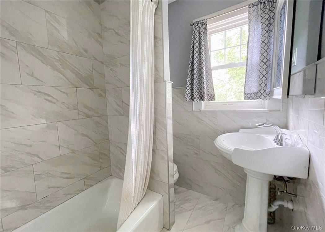 306 Soundview Avenue, Unit Right photo 31