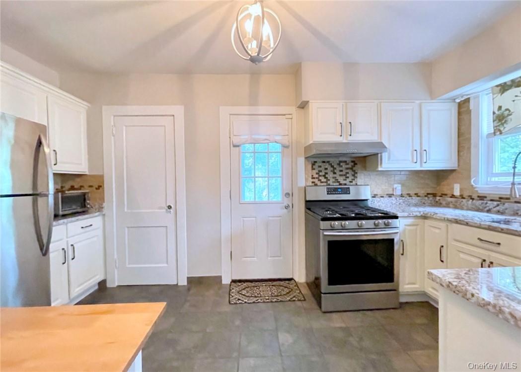 306 Soundview Avenue, Unit Right photo 24