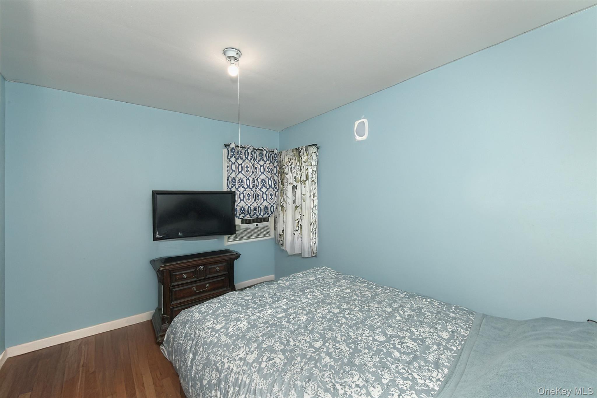 2233 6th Street – For Sale photo 10