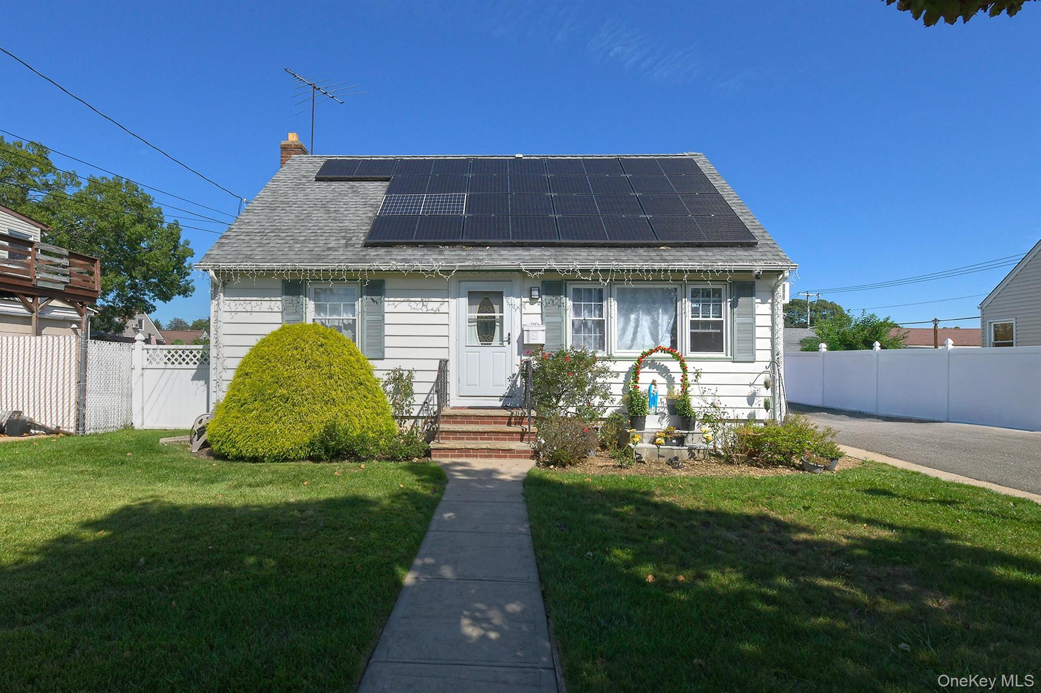 2233 6th Street – For Sale photo 4