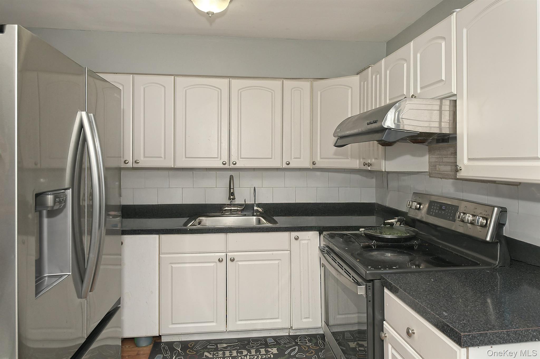 2233 6th Street – For Sale photo 6