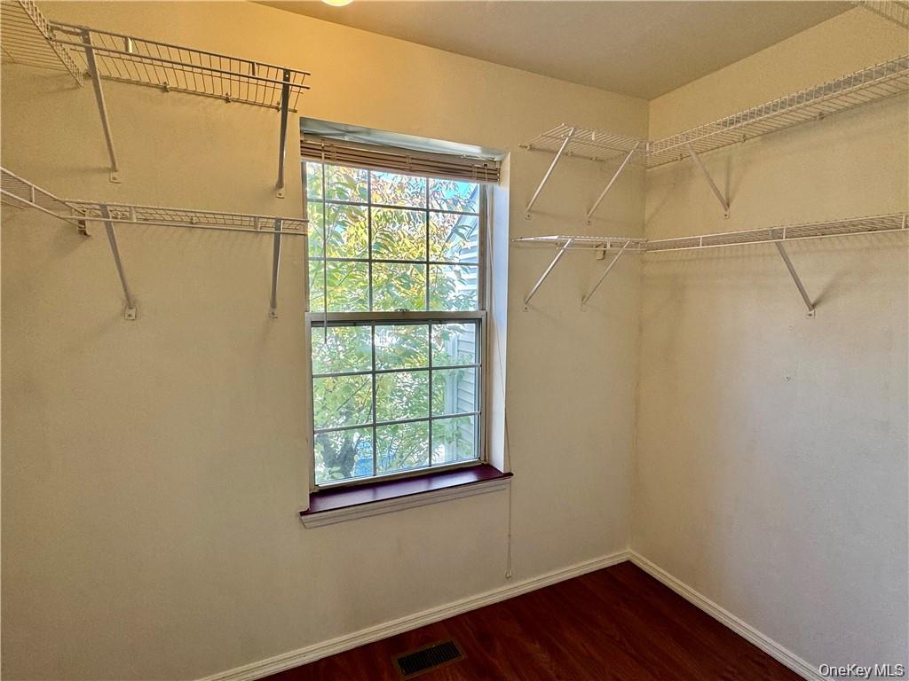 10 Kensington Way – For Rent photo 17