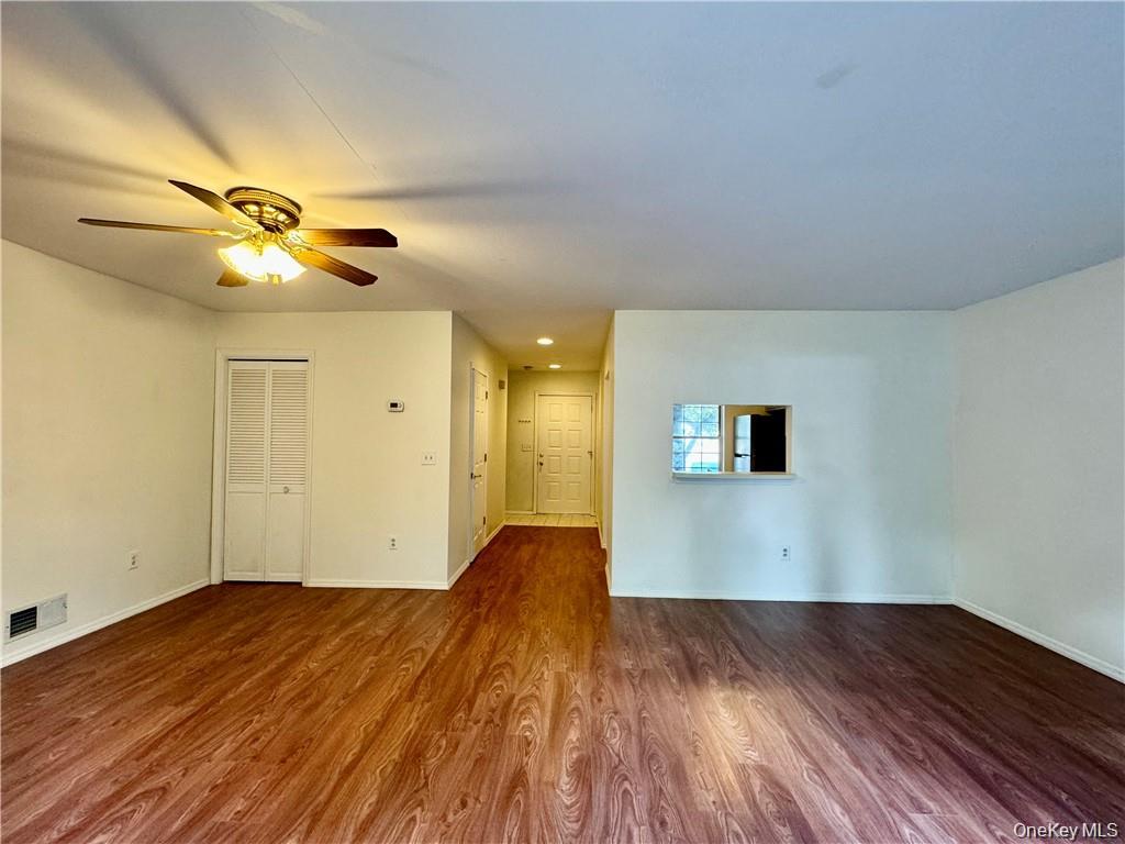 10 Kensington Way – For Rent photo 8
