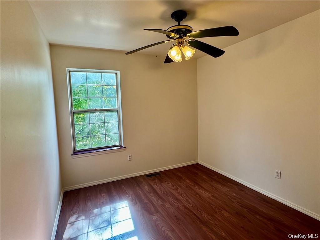 10 Kensington Way – For Rent photo 13
