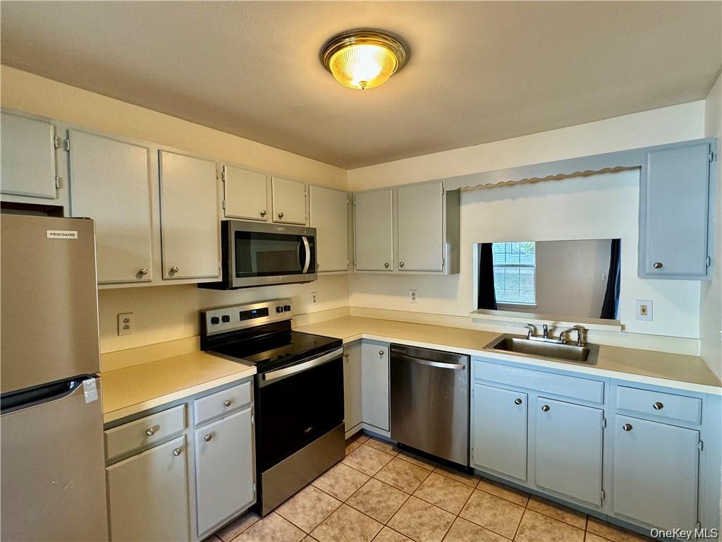 10 Kensington Way – For Rent photo 5