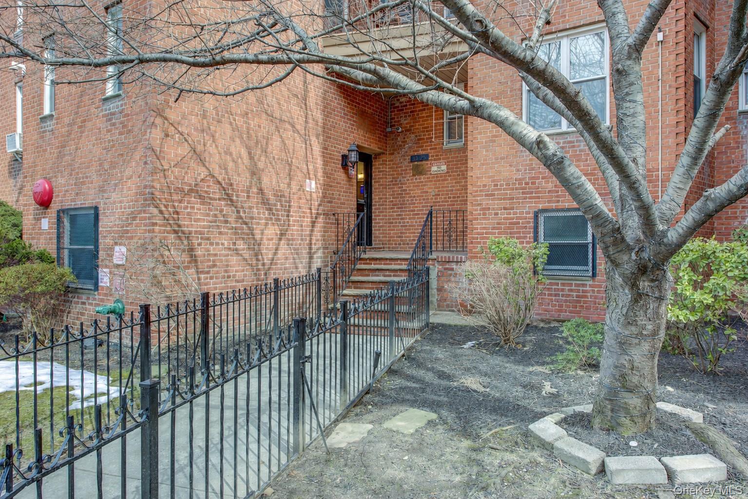 33-25 81 Street, Unit 2E