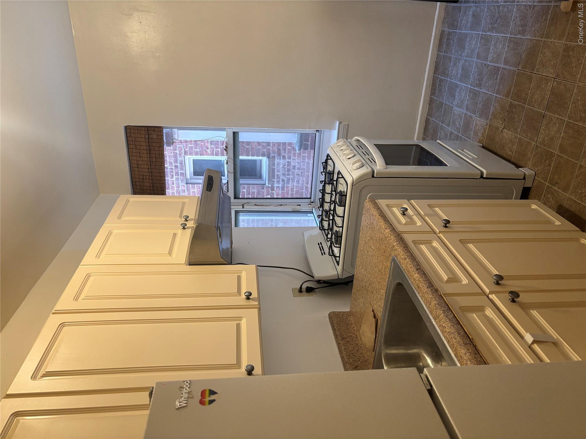 33-25 81 Street, Unit 2E photo 6