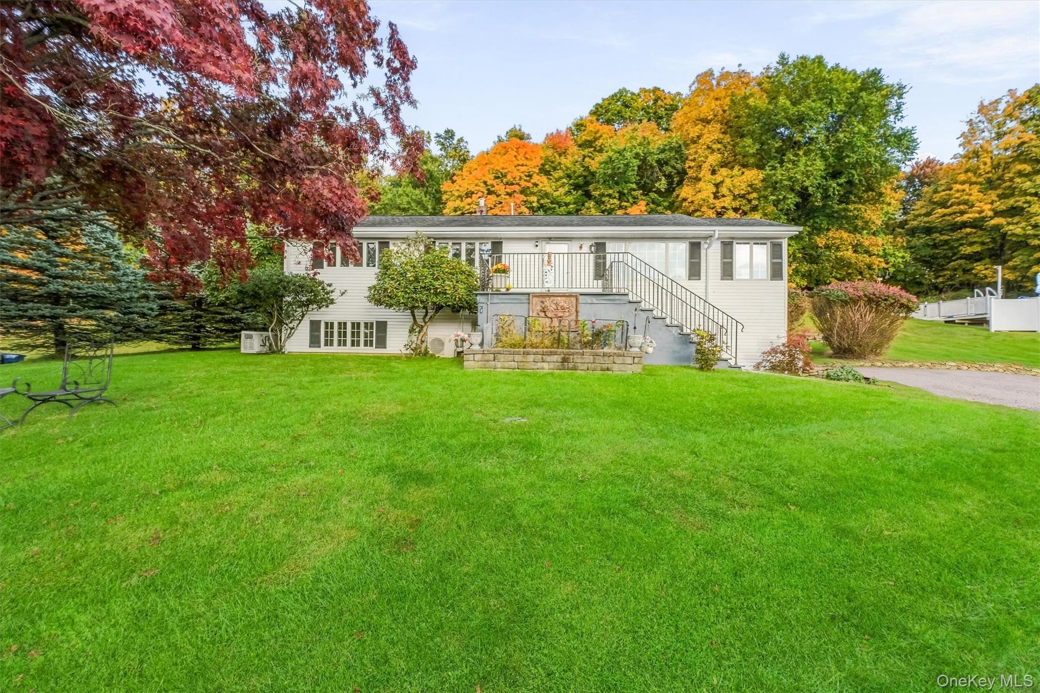 43 Lakeview Road – For Sale