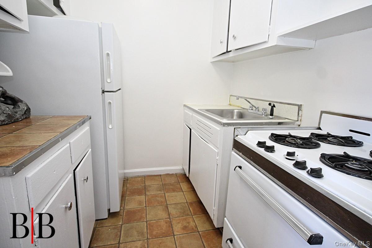 1237 AVENUE Z Avenue, Unit 5W photo 3