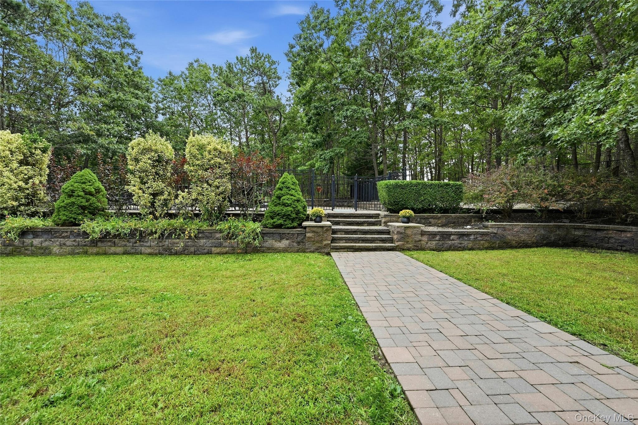 16 Georgann Road – For Sale photo 28