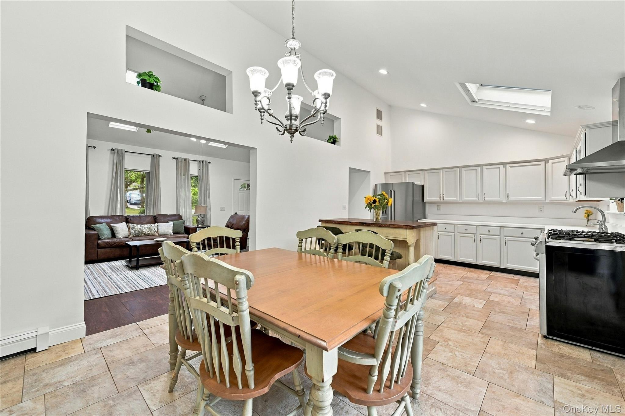 16 Georgann Road – For Sale photo 8