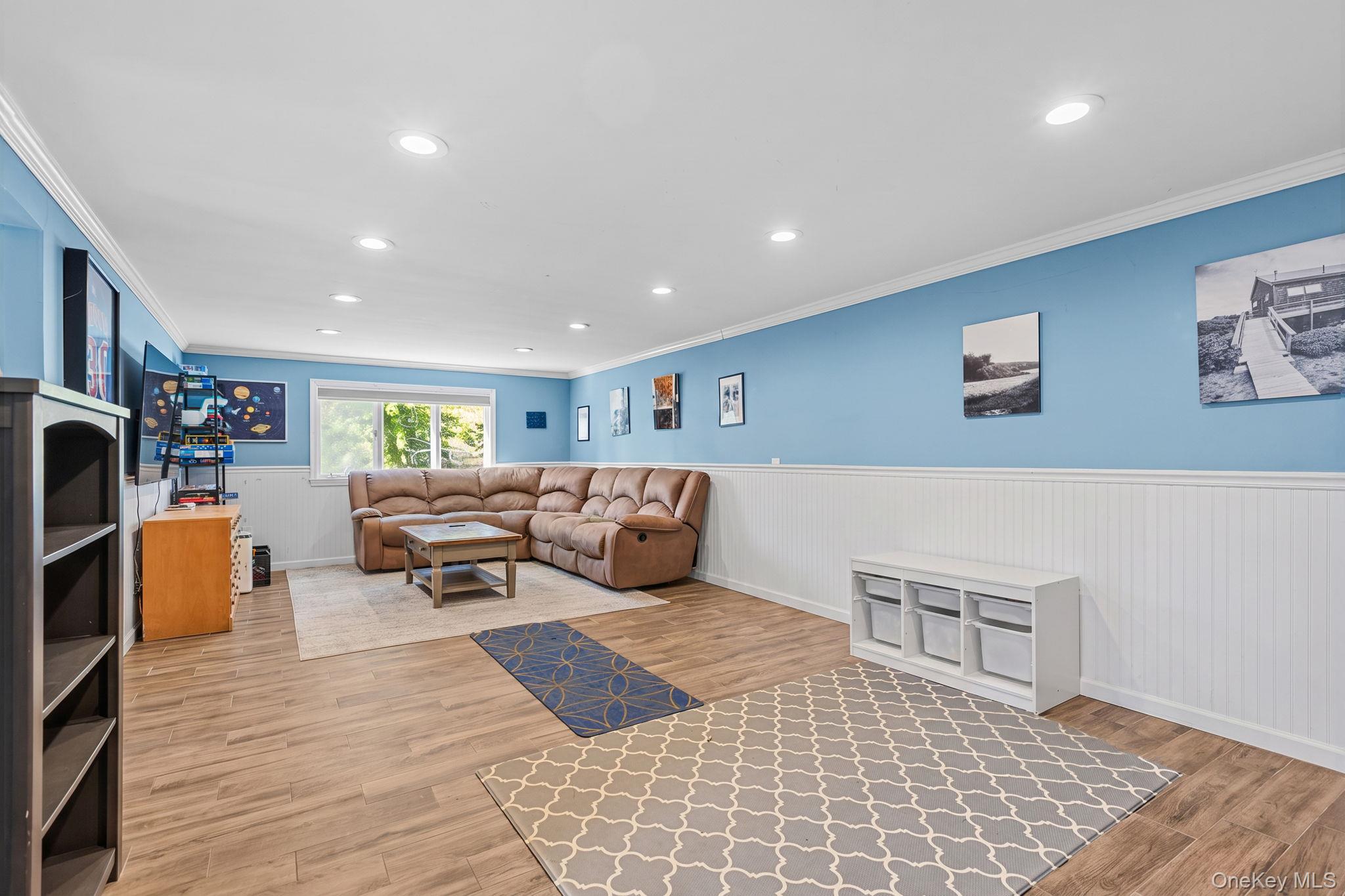 8 Dover Lane – For Sale photo 2