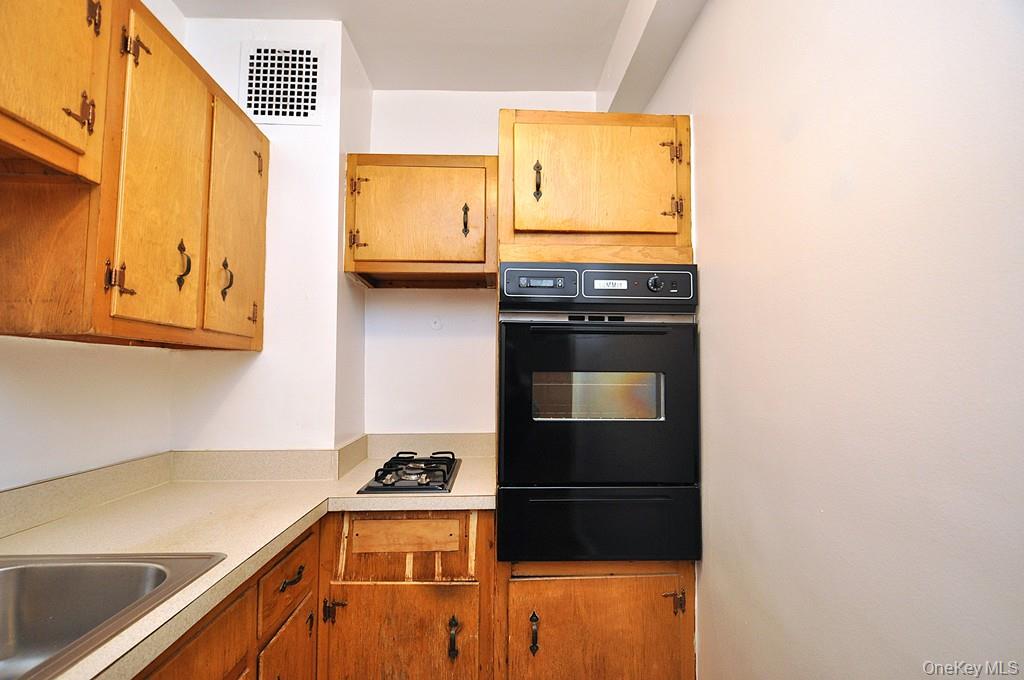 281 Garth Road, Unit B4D photo 12