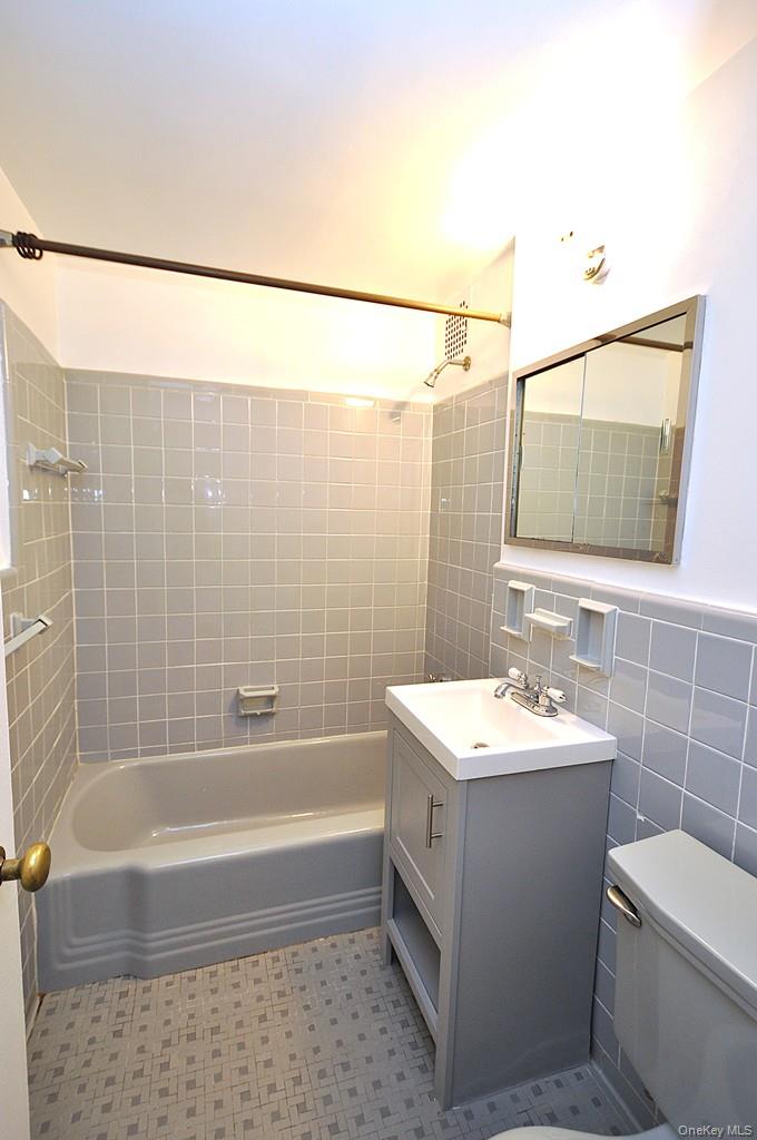 281 Garth Road, Unit B4D photo 17