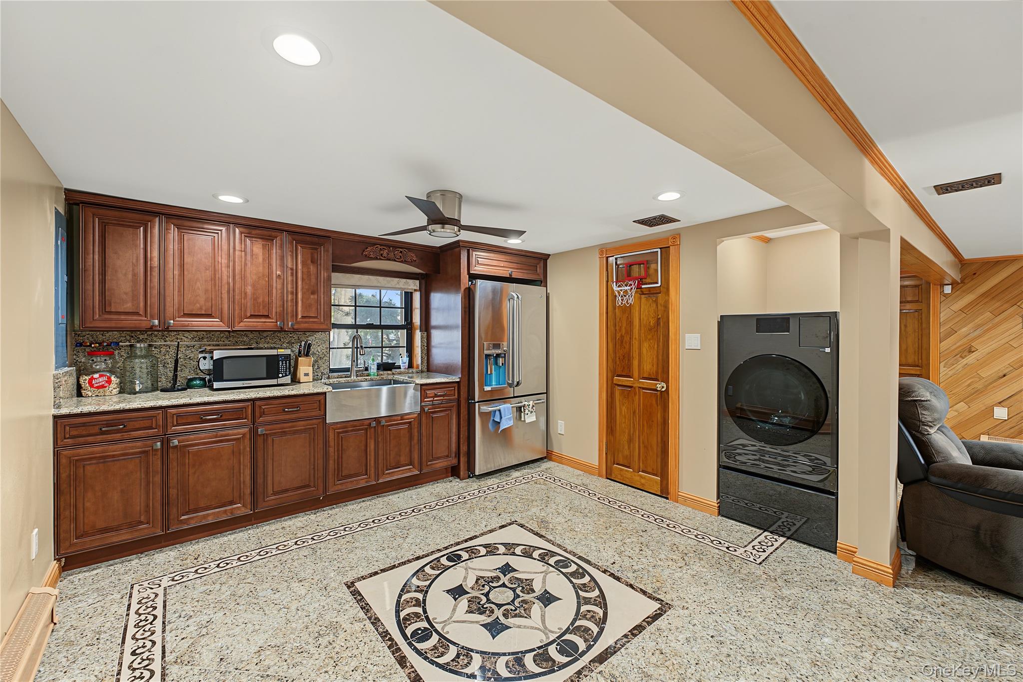 3060 Ann Street – For Sale photo 26