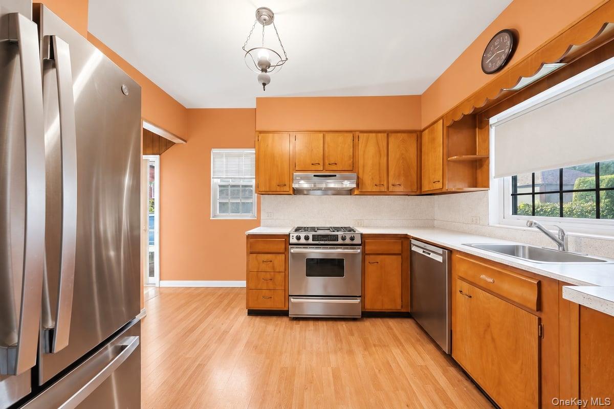 54 Kimball Terrace – For Sale photo 2