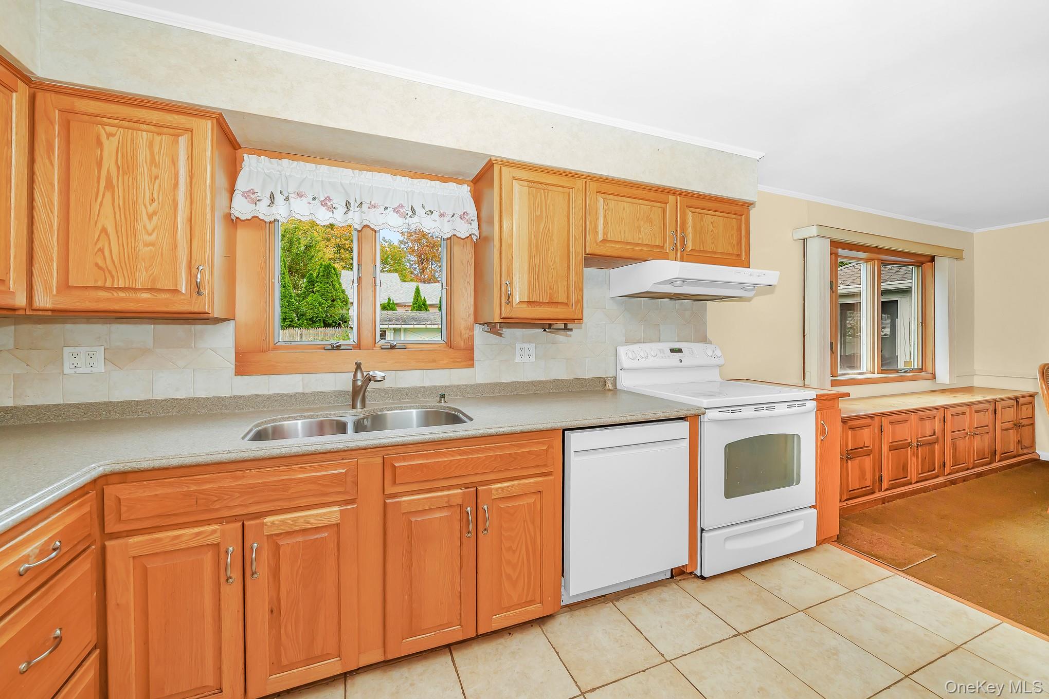 42 Peachtree Lane – For Sale photo 15