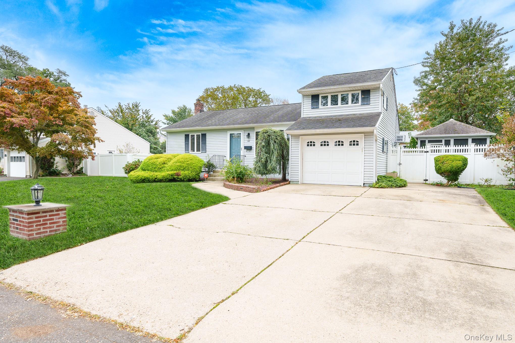 42 Peachtree Lane – For Sale photo 2