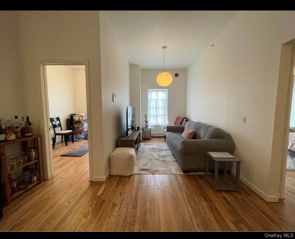 484 Main Street – For Rent photo 4