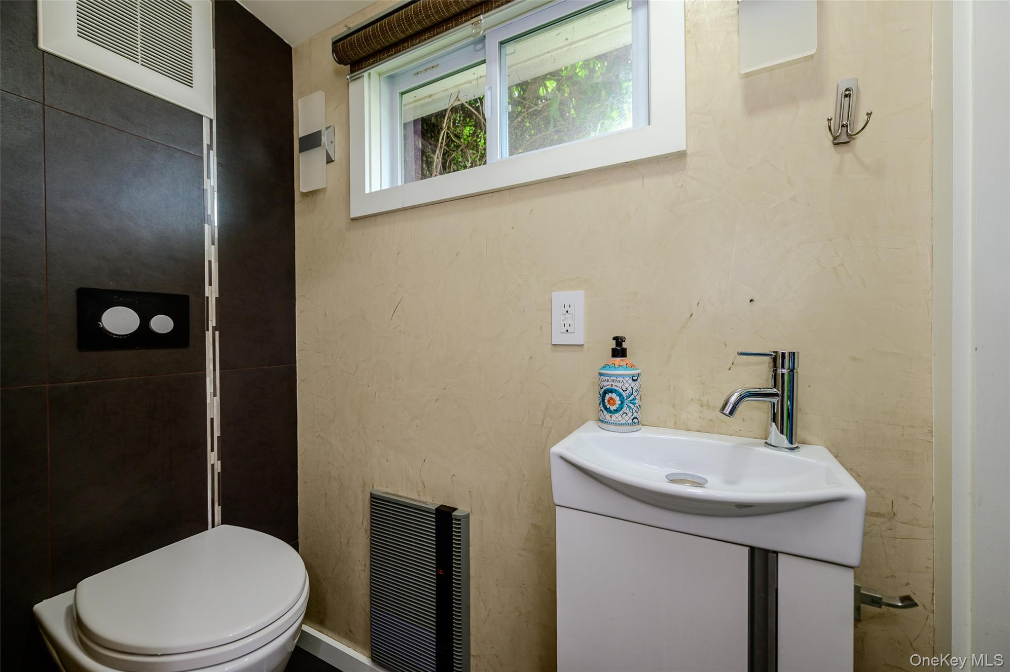 48 Clarendon Avenue – For Sale photo 15