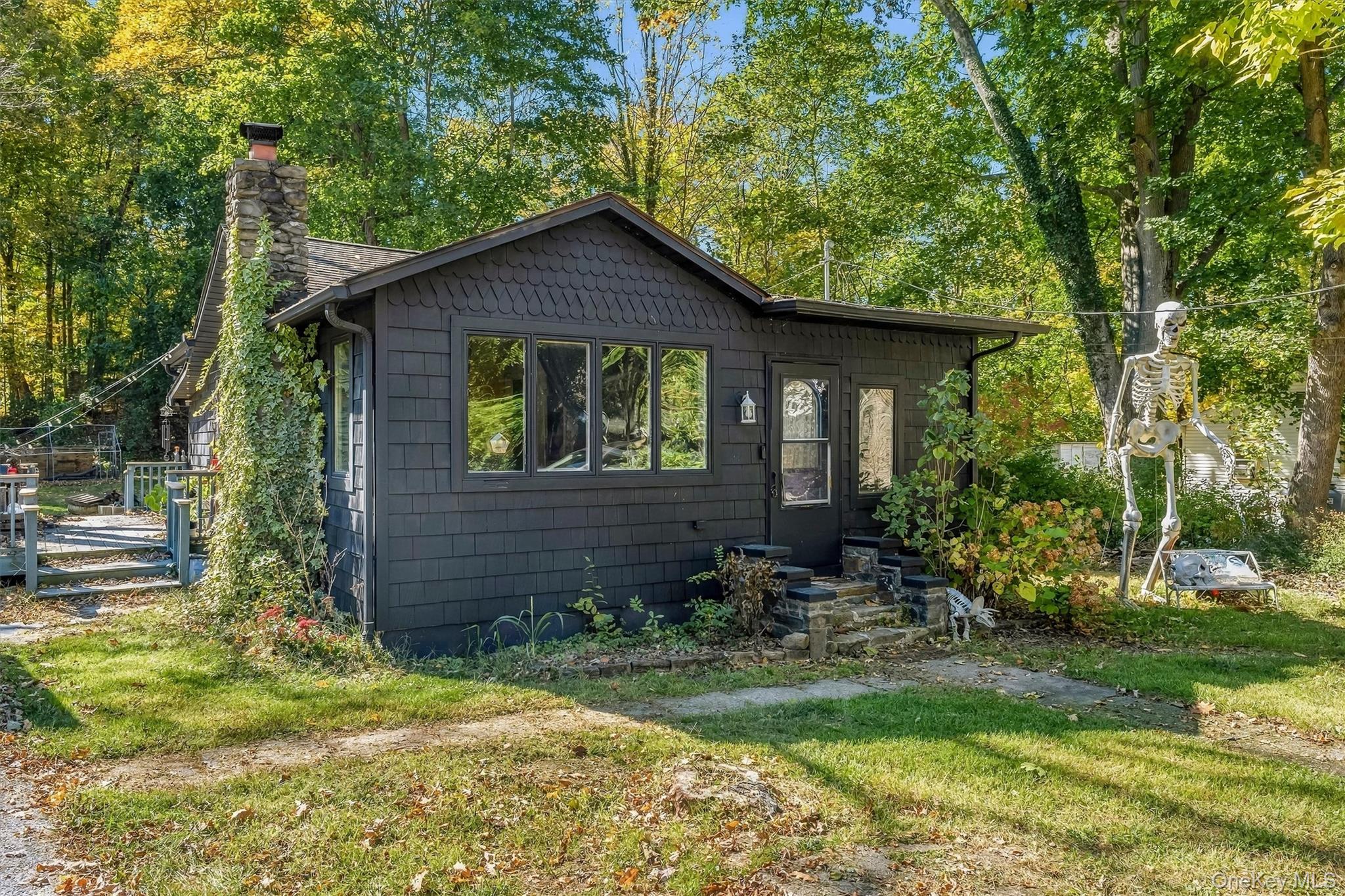 6 Moran Trail – For Sale photo 2