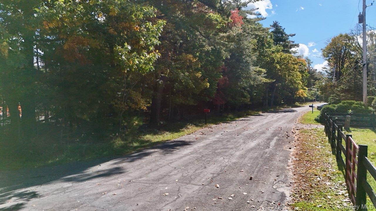 Little Road – For Sale photo 9