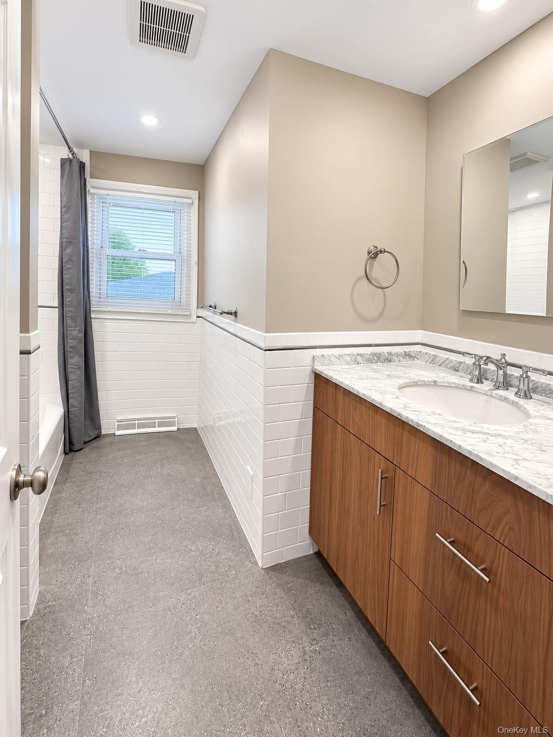 153 E Central Avenue, Unit 2nd Floor photo 7