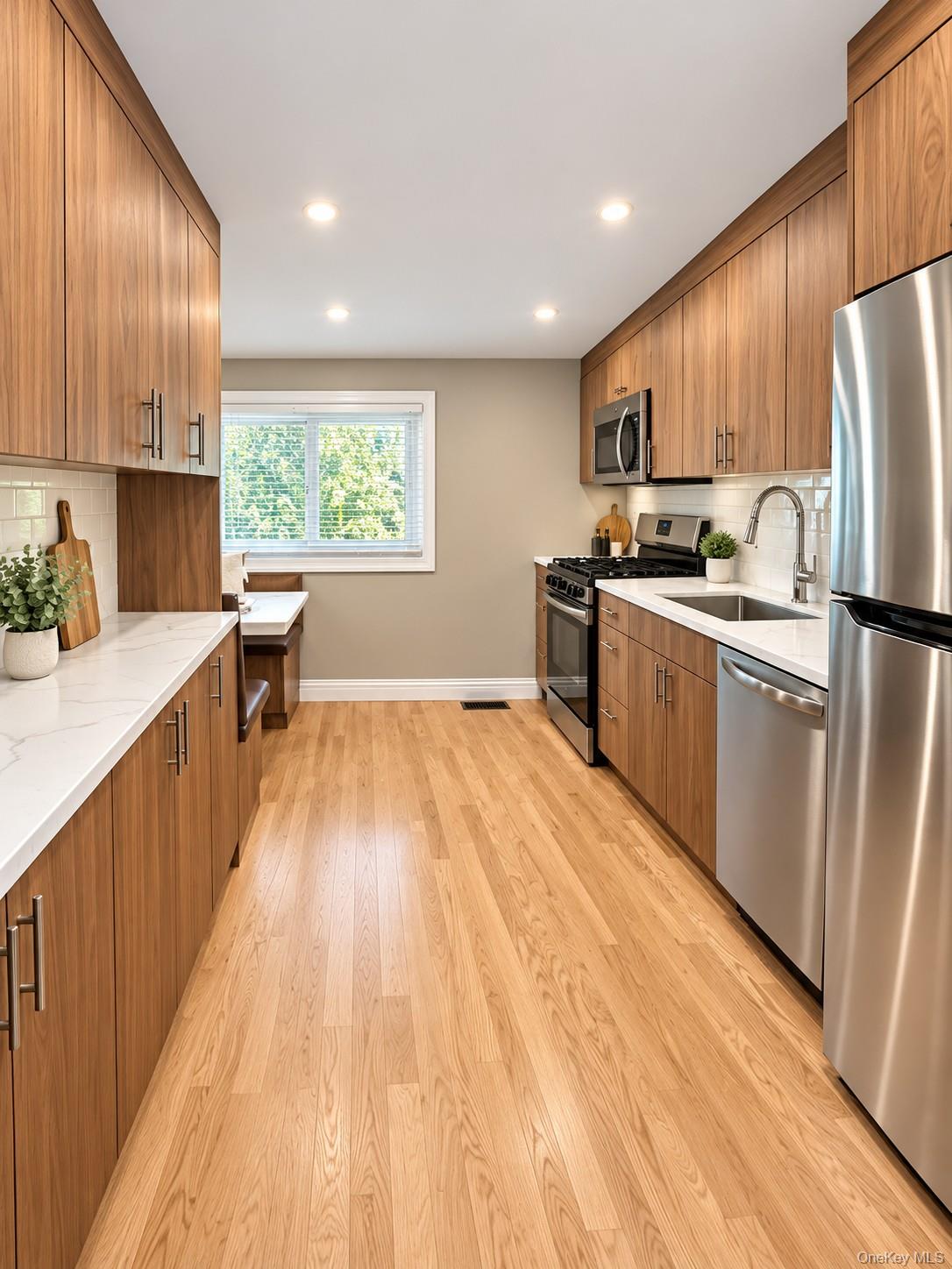 153 E Central Avenue, Unit 2nd Floor photo 2
