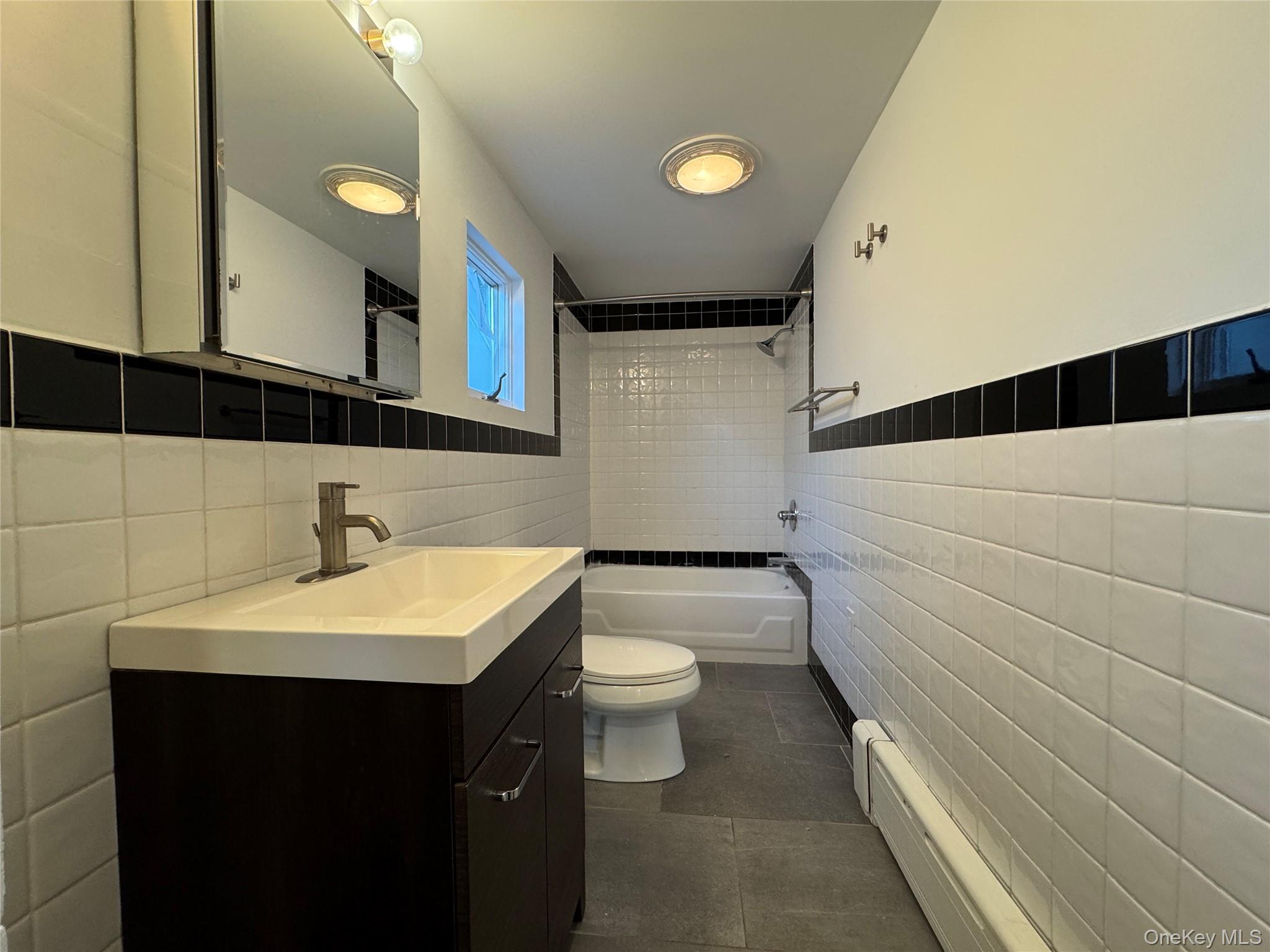 5 N Elm Street, Unit B photo 4
