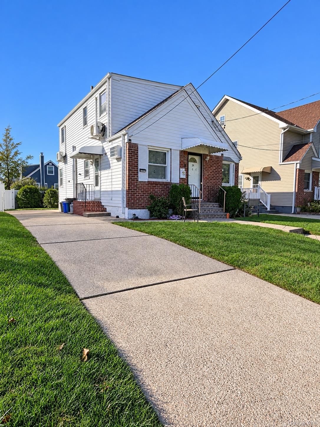 24 N Montgomery Street – For Sale photo 2