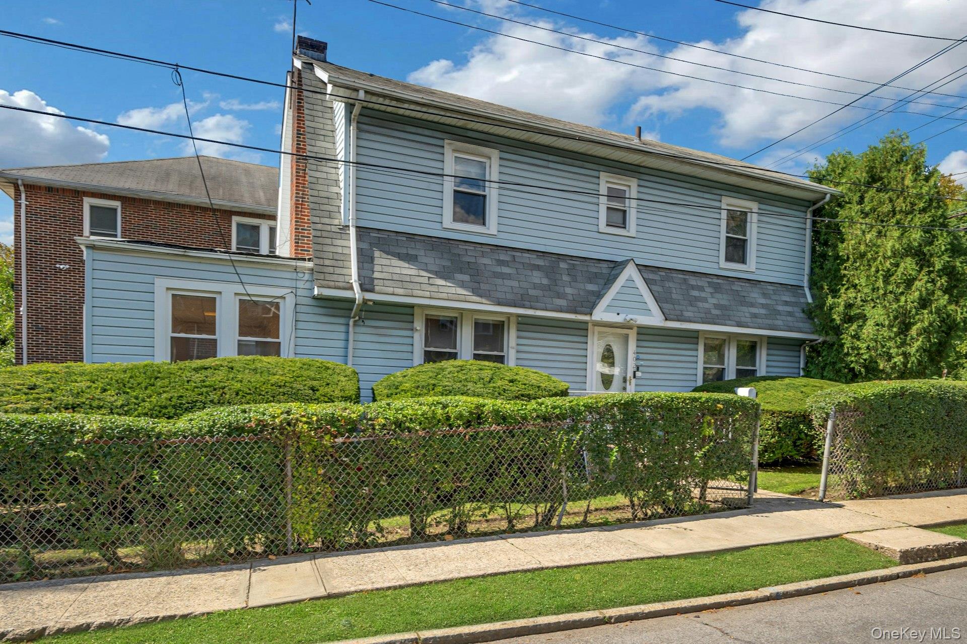 402 Hancock Avenue – For Sale photo 2