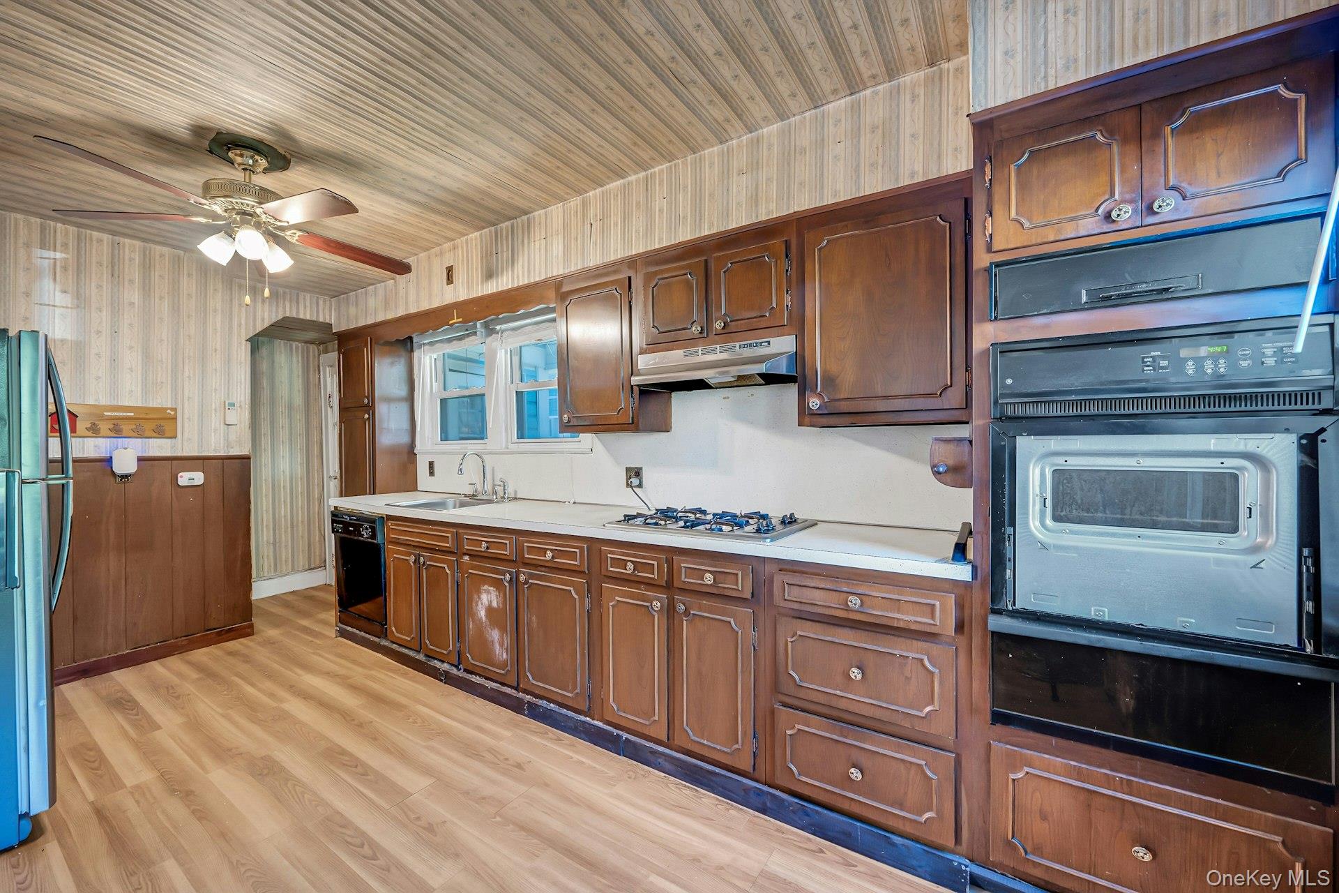 402 Hancock Avenue – For Sale photo 9