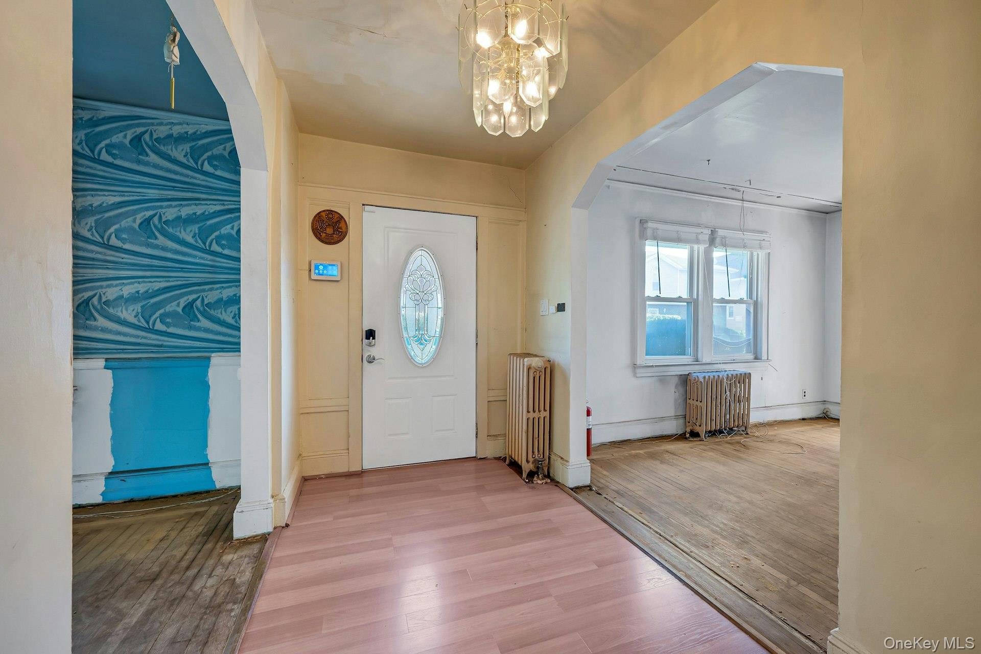 402 Hancock Avenue – For Sale photo 3