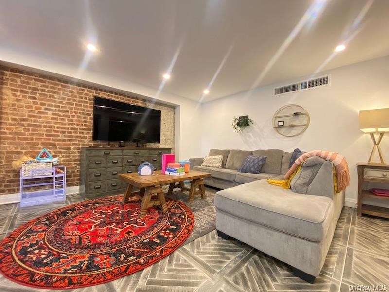 4112 20th Avenue – For Rent photo 2