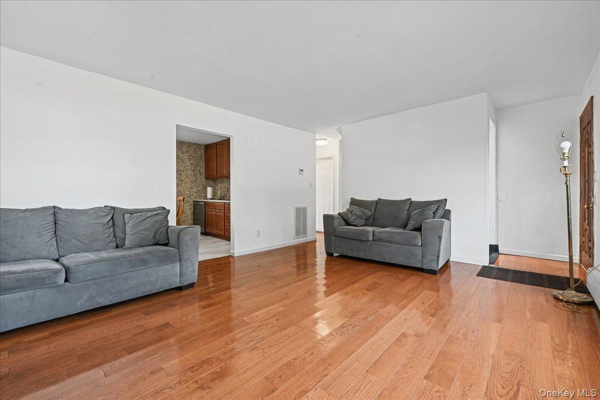 132 Commonwealth Drive – For Sale photo 5