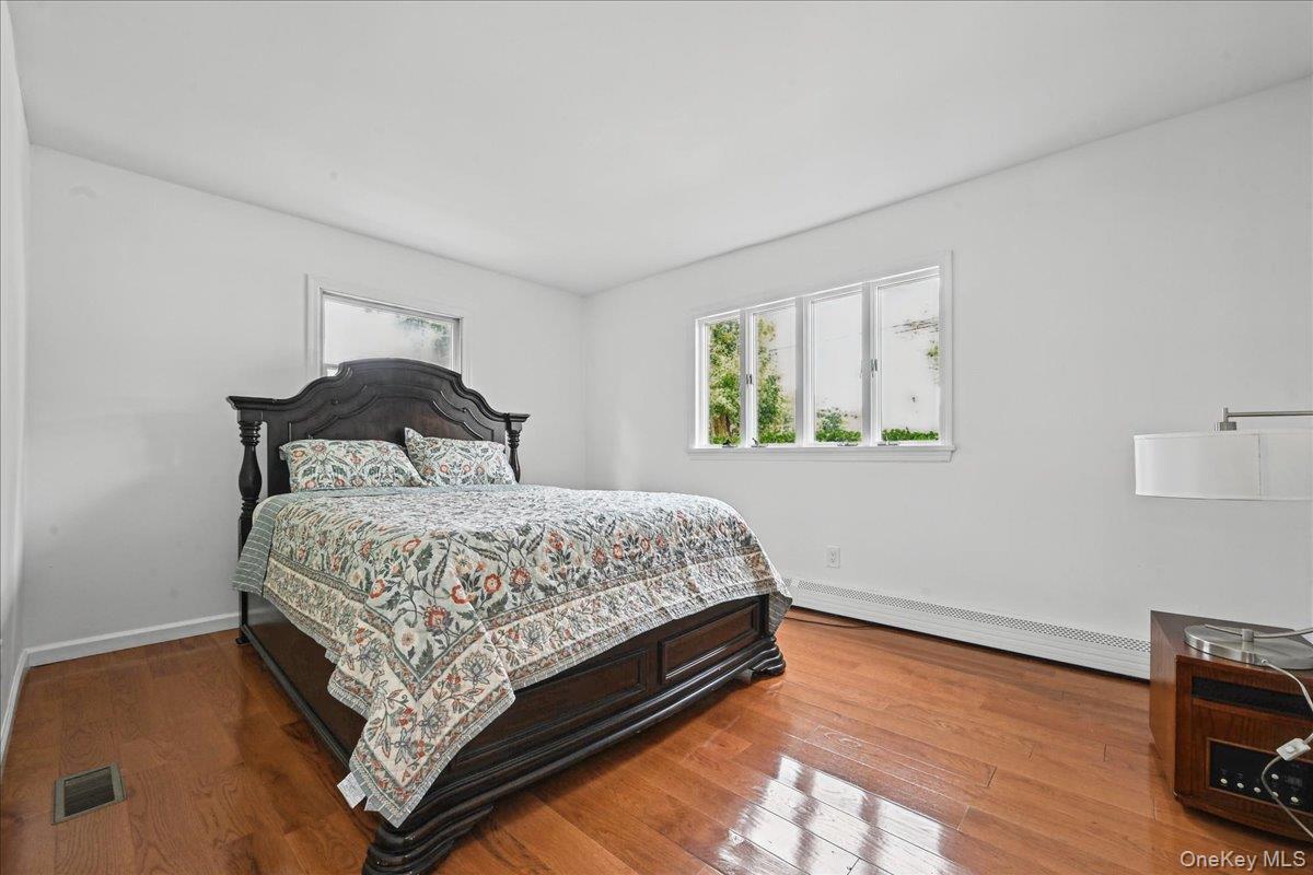 132 Commonwealth Drive – For Sale photo 8