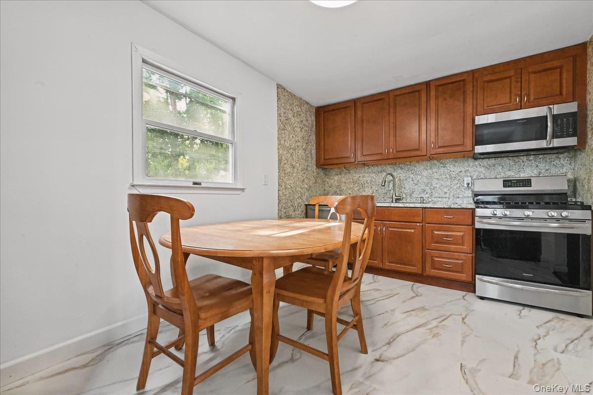 132 Commonwealth Drive – For Sale photo 6