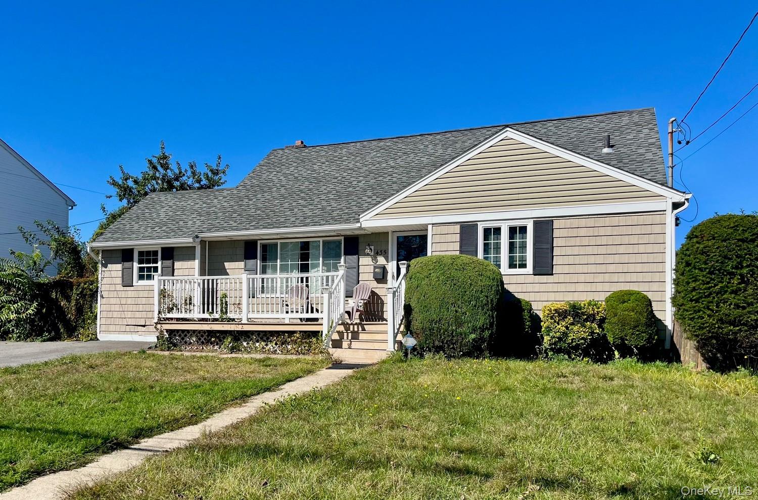 435 15th Street – For Sale