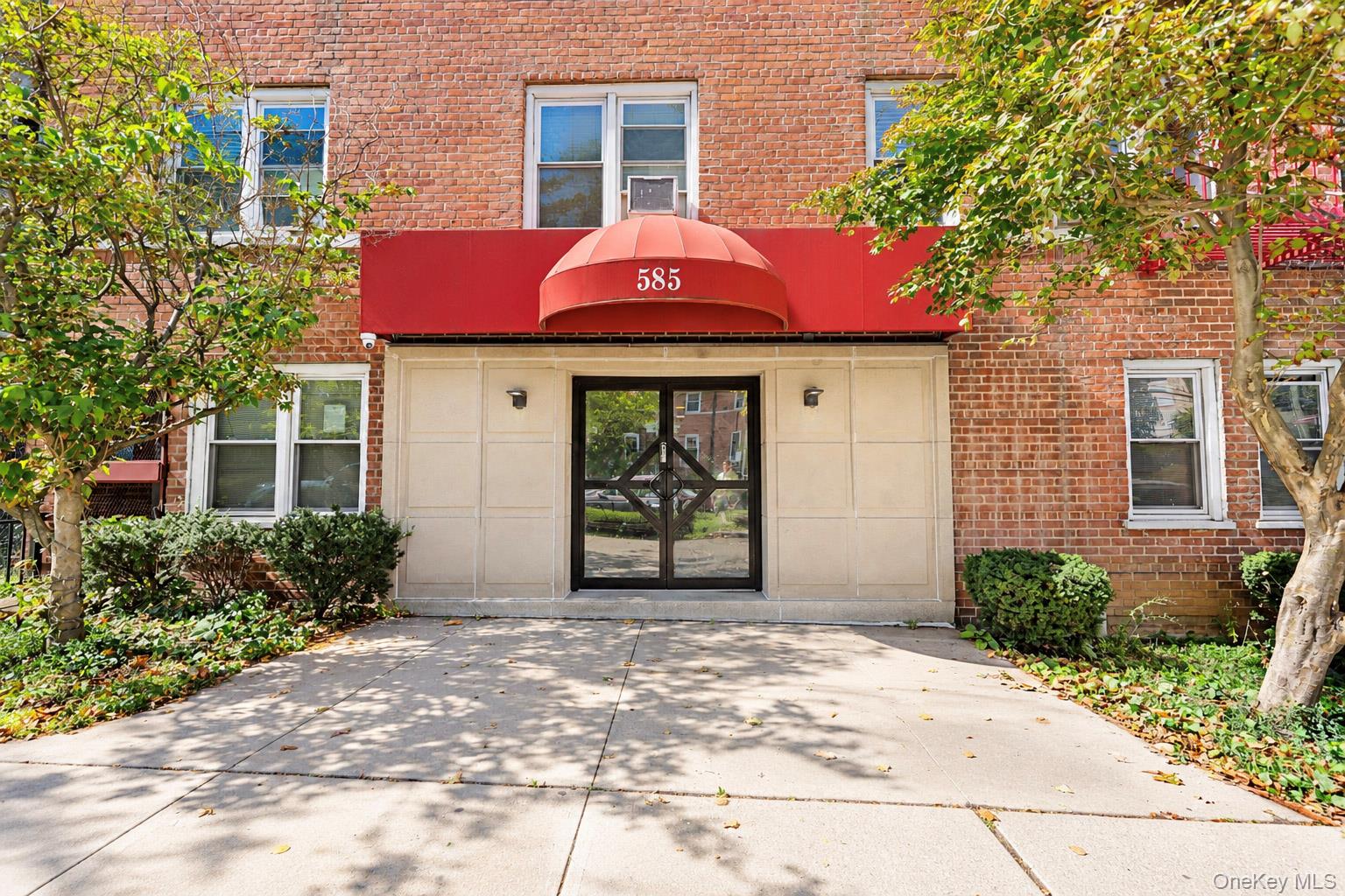 585 Mclean Avenue, Unit 4D photo 13