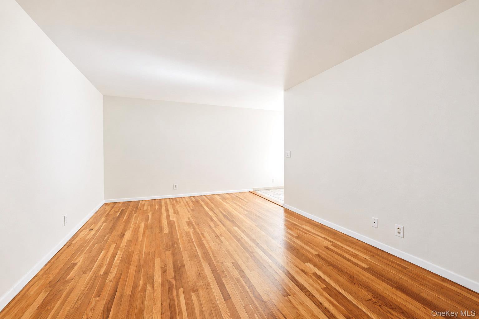 585 Mclean Avenue, Unit 4D photo 3